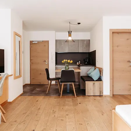 Hotel Apartm. & Bb Ferienidylle Gstrein 2*